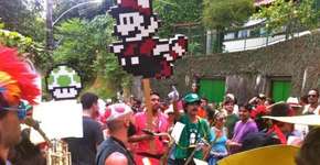 Super Mario Bloco desfila em Santa Teresa na quarta de cinzas