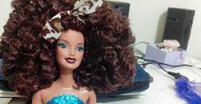Em busca de representatividade, estudante customiza bonecas com características de mulheres negras