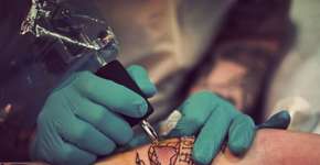 Psicólogo explica por que as pessoas fazem tatuagens idiotas