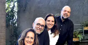 Trovadores Urbanos fazem cortejo musical na Feira Literária de Ribeirão Pires