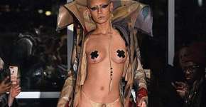 Perucas vaginais protagonizam desfile na New York Fashion Week