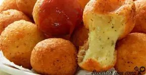 A bolinha de queijo mais fácil de fazer