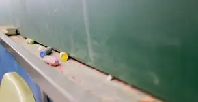 Adolescentes acusam professores de tentar trocar notas por sexo no AP