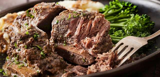 Carne com brócolis ao molho inglês: simples e irresistível