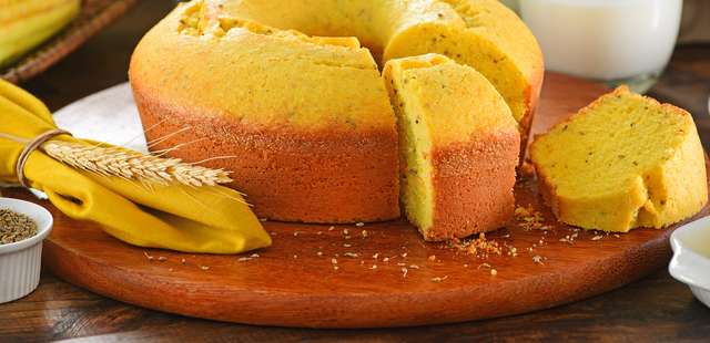 Bolo de milho com brigadeiro: sem farinha e puro sabor