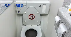 Latam restringe uso de banheiros em voos e causa polêmica