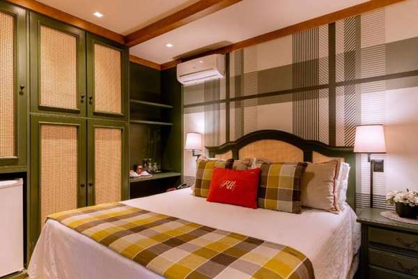 O hotel germano-brasileiro conta com acomodações espaçosas e elegantes