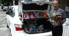 ‘Bibliotáxi’ oferece conhecimento e literatura aos passageiros