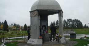 Veja 10 túmulos de ícones do rock