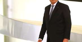 Carteira de vacinação de Bolsonaro é colocada em sigilo por 100 anos