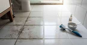 Limão, água oxigenada e bicarbonato: por que essa mistura é “infalível” para clarear rejunte e azulejo encardido