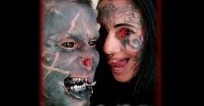 Mulher Demônia diz que precisou reaprender a beijar após cortar língua