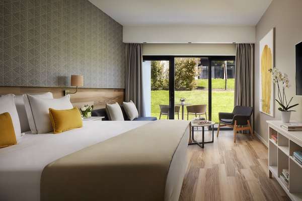 Interior do quarto Premium Family, do Tivoli Alvor Resort