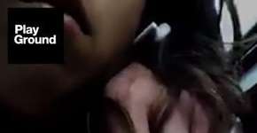 Mulher se deixa ser tocada para denunciar o assédio sexual