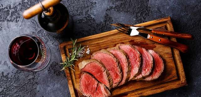 Contrafilé assado com molho de vinho: um clássico irresistível