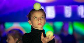 Aulas de circo recheiam programação de férias no Shopping Penha