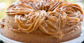 Bolo de churros de frigideira: sobremesa incrível e prática