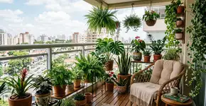3 tipos de plantas para varanda de apartamento que trazem cor e vida durante todo o ano