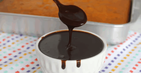 Calda de chocolate fácil de preparar e sem leite condensado