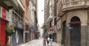 Outlets de grandes marcas na Rua São Bento