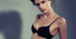 Top brasileira deixa a magreza no passado e bomba como plus size