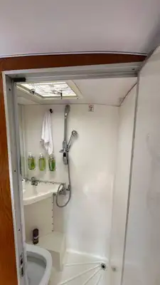 Interior de um dos trailers que podem ser alugados no Parque Nacional do Itatiaia 