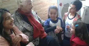 Empatia: escola une avós e crianças e estimula olhar para o outro