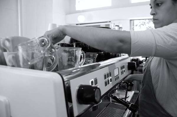 Café Alice faz 2 anos e seus clientes é quem ganham presente!