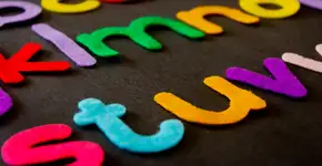 Veja sugestões para corrigir os erros de português do seu filho