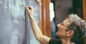 Capes oferta mais de 60 mil bolsas para a formação de professores