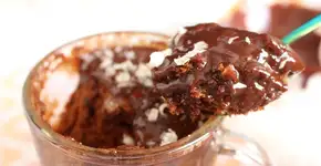 Bolo de caneca fofinho e sem ovo