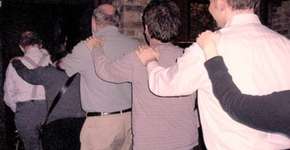 Restaurante no escuro imita sensação de deficientes visuais