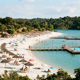 Featured mobile: Areia branca e piscinas flutuantes: o paraíso que está conquistando todos os visitantes