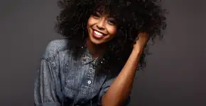 Cabelos cacheados e crespos: 8 passos para uma rotina de cuidados