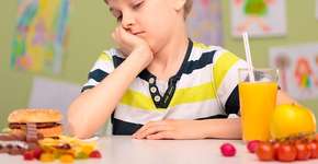 No Reino Unido, professores podem confiscar lanches gordurosos e calóricos