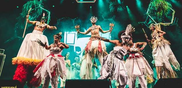 Show de Ilú Obá De Min part. Larissa Luz