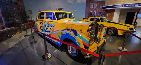 Movie Cars reúne acervo de mais de 50 carros, entre originbais e réplicas