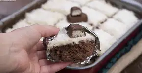 Bolo prestígio no papel alumínio; confira essa receita viciante