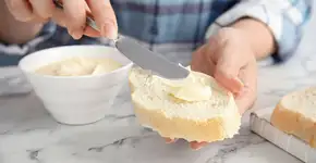 Pão caseiro descomplicado: faça sem sovar e com apenas 4 ingredientes