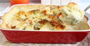 Legumes gratinados com queijo para variar o cardápio