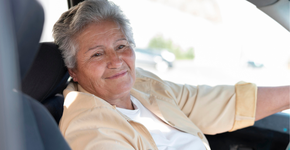 Idoso tem direito ao IPVA grátis? Descubra os requisitos