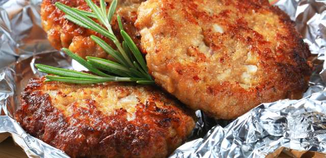 Hambúrguer de grão-de-bico vegano e perfeito para experimentar hoje