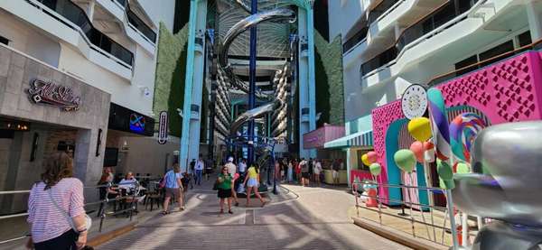 World Promenade é o ponto mais fotogênico e vibrante do MSC World America