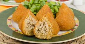 Coxinha de graça? ‘Tá tendo’ entrega na faixa em SP