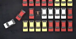 Do alto de um helicóptero, fotógrafo clica modelo nua