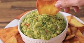 O melhor e mais fácil guacamole caseiro com 6 ingredientes