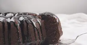 Bolo de chocolate de micro-ondas