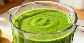 Nem café nem cascas de ovo: fertilizante caseiro considerado “ouro verde” para revitalizar e fazer crescer suas plantas