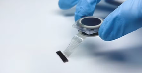 Primeiro implante cerebral em humano feito pela empresa de Elon Musk dá defeito