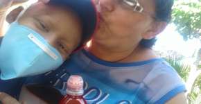 ‘Acharam que era dengo’, diz mãe de garoto com câncer raro